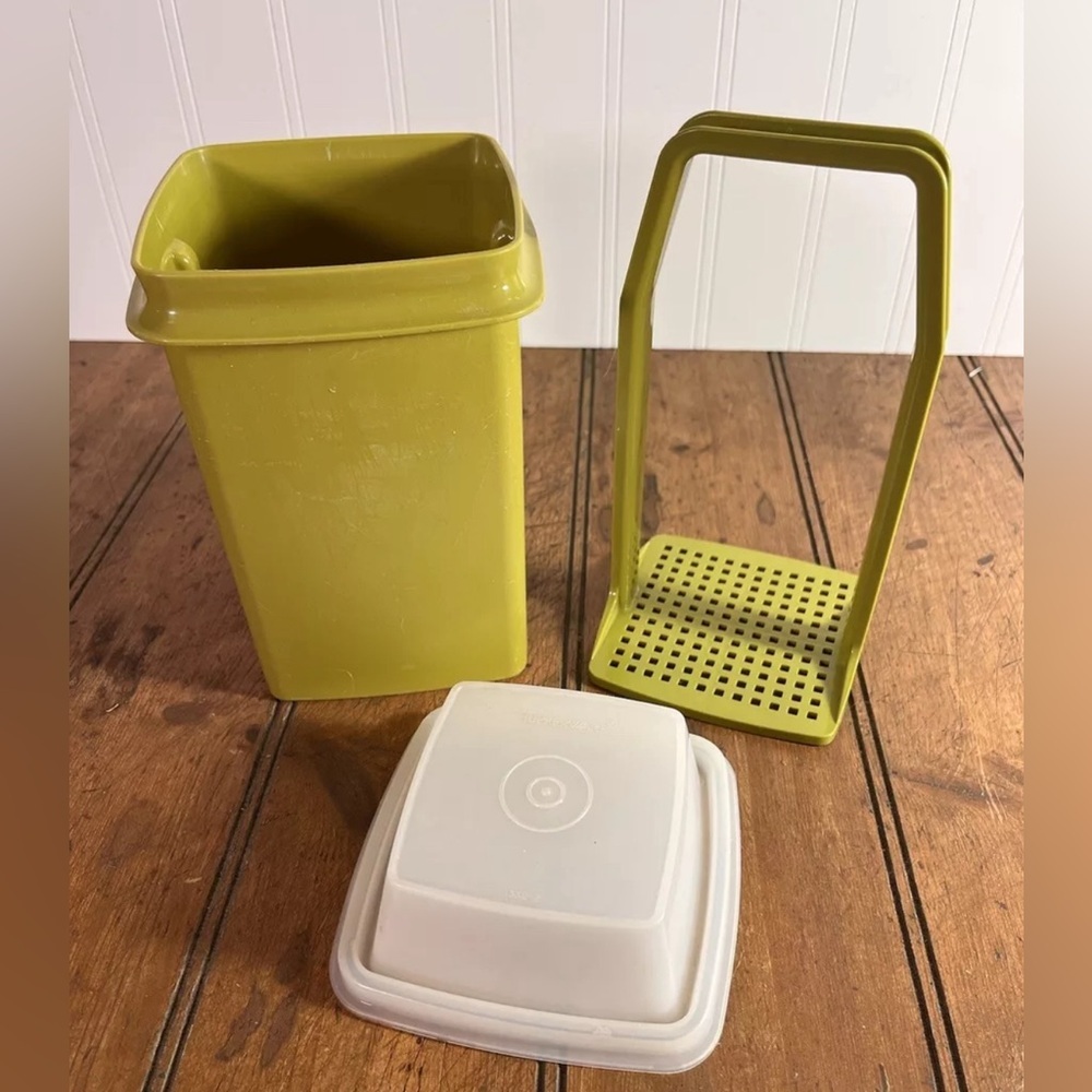Tupperware Pickle Keeper Avocado Green 1330-5 Complete Vintage 70s Pick-a-Deli